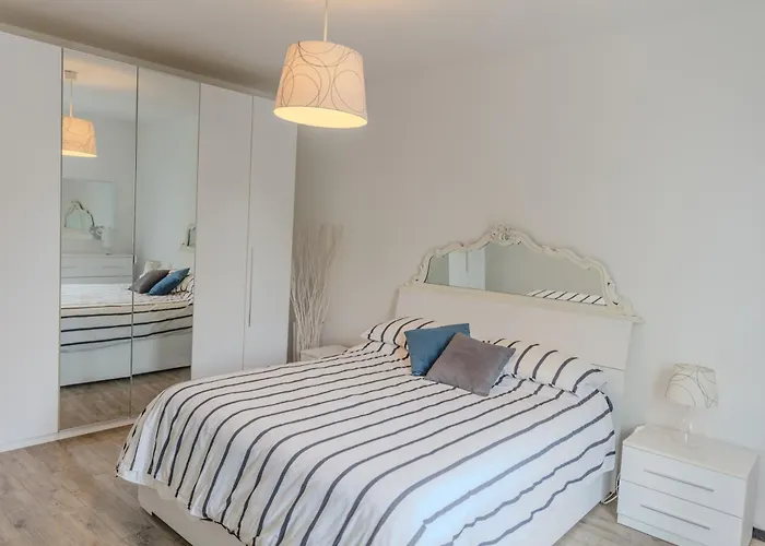 La Lanterna شقة *